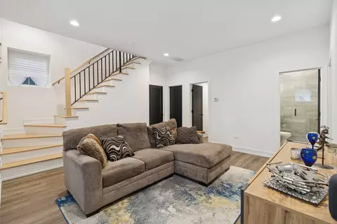 218 E 46th St, Chicago, IL 60653 photo 18