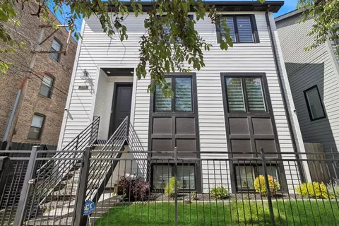 218 E 46th St, Chicago, IL 60653