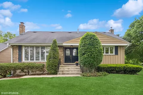 4 N671 Petersdorf Rd, West Chicago, IL 60185