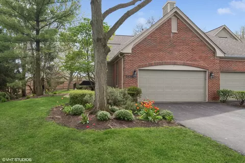 2040 Trent Ct #2040, Glenview, IL 60026