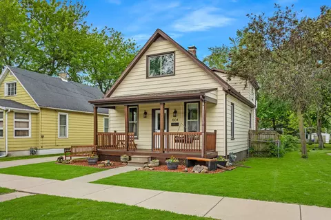 1004 N Livingston St, Bloomington, IL 61701