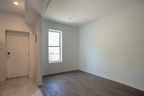 Living - 6714 S Champlain Ave, Chicago, IL 60637 photo 3 of 3
