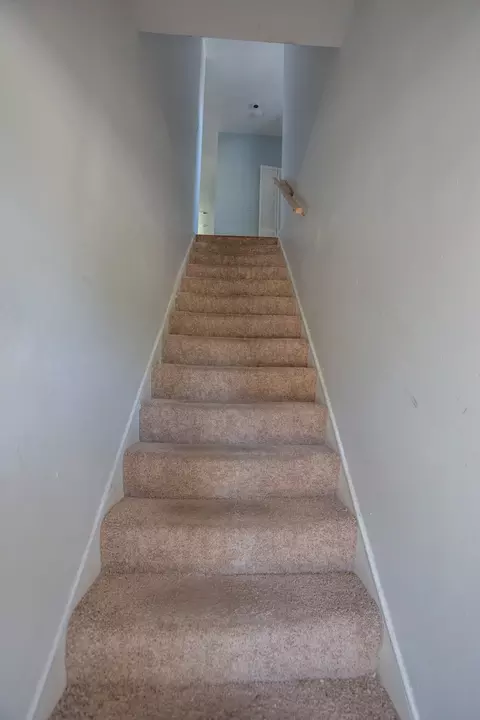 Entry Way - 6714 S Champlain Ave, Chicago, IL 60637 photo 1 of 2