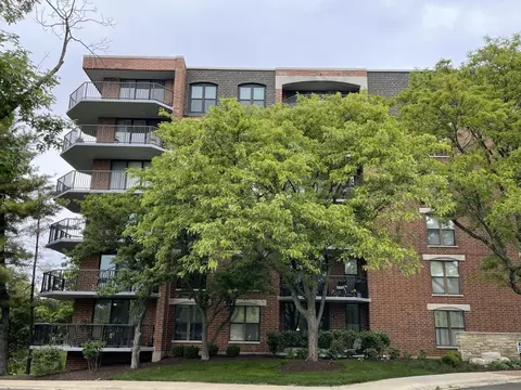 509 Aurora Ave #618, Naperville, IL 60540