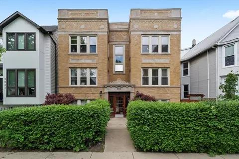3826 N Troy St #2N, Chicago, IL 60618