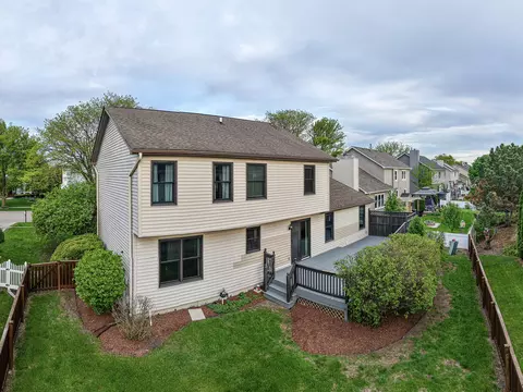 Exterior - 1715 Chestnut Hill Rd, Plainfield, IL 60586 photo 2 of 2