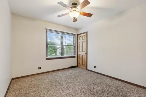 Bedroom - 1715 Chestnut Hill Rd, Plainfield, IL 60586 photo 4 of 6