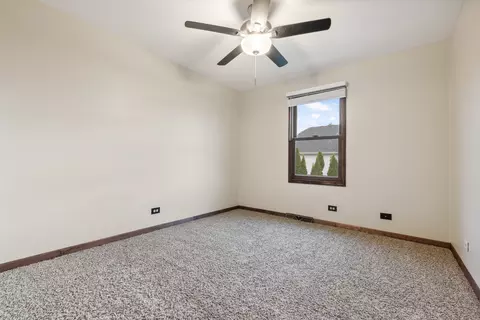Bedroom - 1715 Chestnut Hill Rd, Plainfield, IL 60586 photo 5 of 6