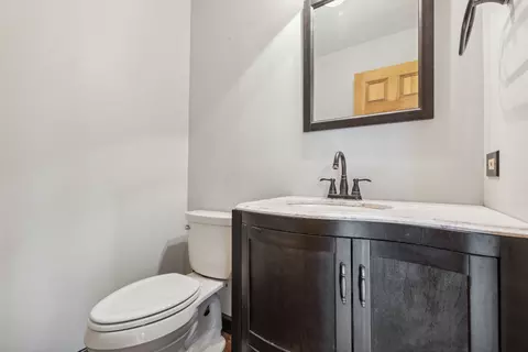 Bath - 1715 Chestnut Hill Rd, Plainfield, IL 60586 photo 5 of 5