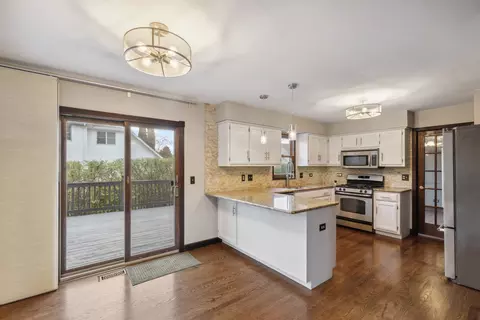 Kitchen - 1715 Chestnut Hill Rd, Plainfield, IL 60586 photo 2 of 2