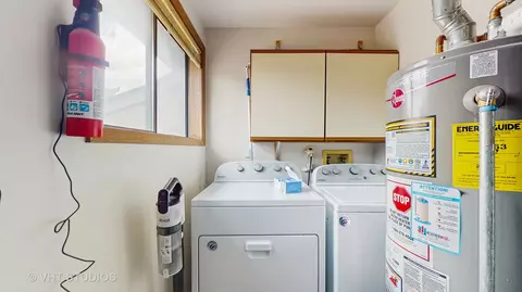Other - 17 Creekside Cir N #D, Elgin, IL 60123 photo 5 of 6