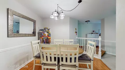 Dining - 17 Creekside Cir N #D, Elgin, IL 60123 photo 3 of 3