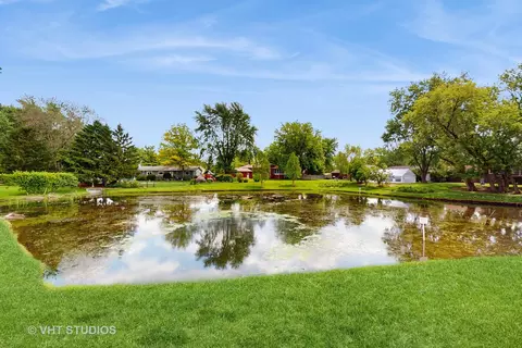 Exterior - 17 Creekside Cir N #D, Elgin, IL 60123 photo 4 of 4