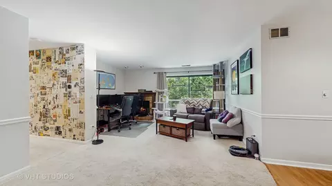 Living - 17 Creekside Cir N #D, Elgin, IL 60123 photo 1 of 3