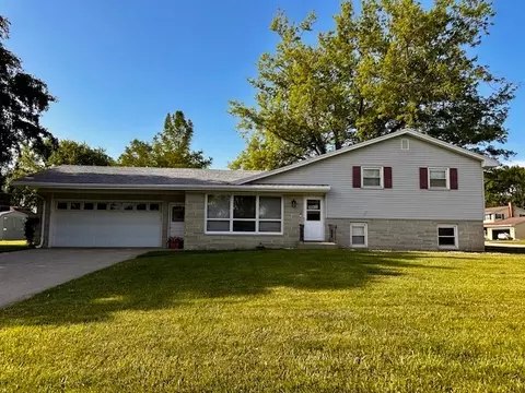 906 21st St, Mendota, IL 61342