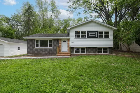 25455 W Hilldale Ave, Antioch, IL 60002