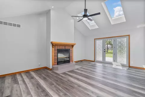 131 Heritage Dr, Minooka, IL 60447 photo 9