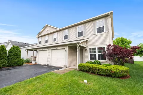676 S Shannon Dr, Romeoville, IL 60446