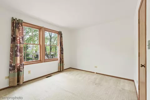 4549 Topaz Dr, Hoffman Estates, IL 60192 photo 11