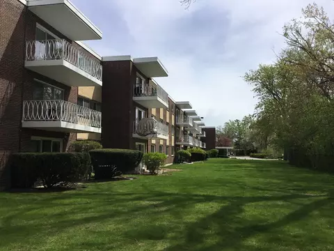 200 Deborah Ln NW #16A, Wheeling, IL 60090 photo 1