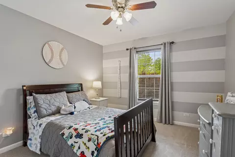Bedroom - 727 Sumac Dr, Aurora, IL 60506 photo 3 of 3