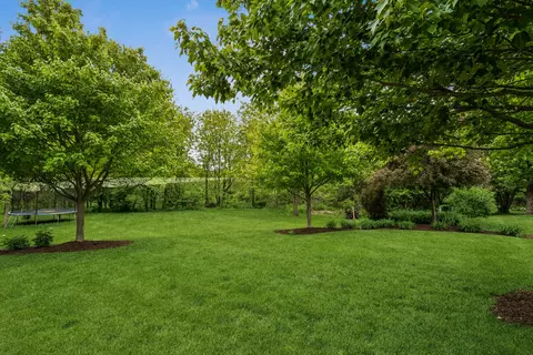 Exterior - 727 Sumac Dr, Aurora, IL 60506 photo 5 of 6