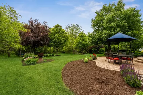 Exterior - 727 Sumac Dr, Aurora, IL 60506 photo 6 of 6