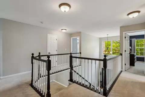Entry Way - 727 Sumac Dr, Aurora, IL 60506 photo 3 of 3