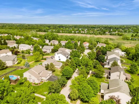 View/Area - 727 Sumac Dr, Aurora, IL 60506 photo 6 of 14