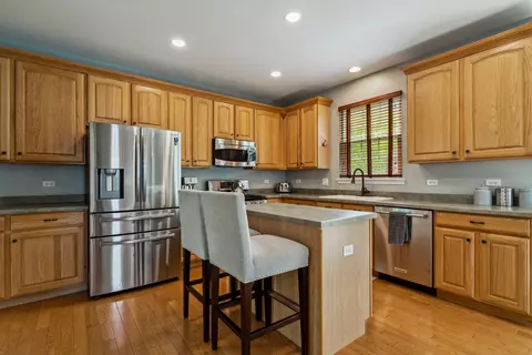 Kitchen - 727 Sumac Dr, Aurora, IL 60506 photo 2 of 3