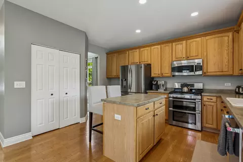 Kitchen - 727 Sumac Dr, Aurora, IL 60506 photo 1 of 3