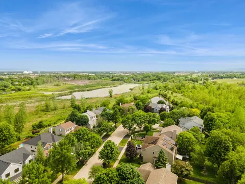 View/Area - 727 Sumac Dr, Aurora, IL 60506 photo 1 of 14