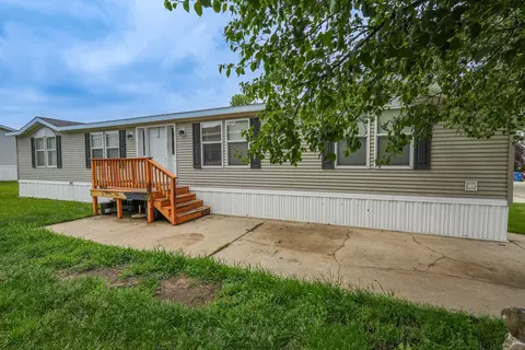 18 Saint Francis Dr, Bourbonnais, IL 60914