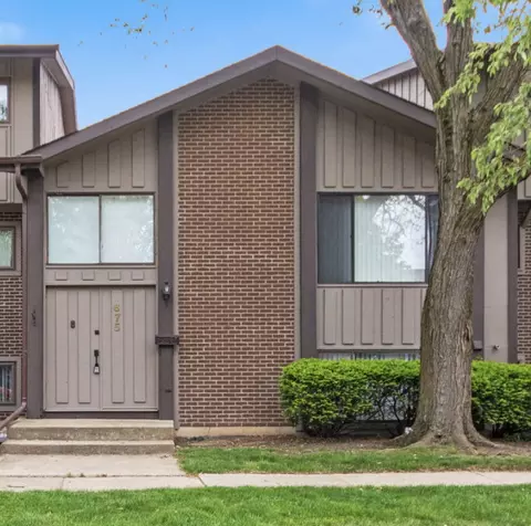 Exterior - 675 Circle Dr, Roselle, IL 60172 photo 1 of 3