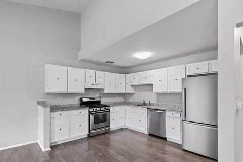 Kitchen - 675 Circle Dr, Roselle, IL 60172 photo 1 of 1