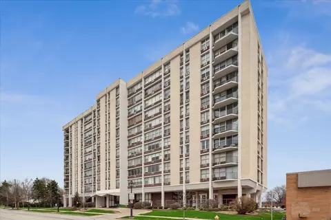 33 N Main St #6B, Lombard, IL 60148