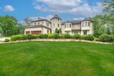 22 W305 Broker Rd, Medinah, IL 60157