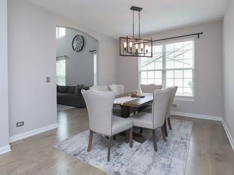 Dining - 879 Oak Ridge Blvd, Elgin, IL 60120 photo 1 of 1
