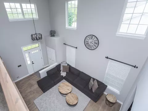Entry Way - 879 Oak Ridge Blvd, Elgin, IL 60120 photo 1 of 3