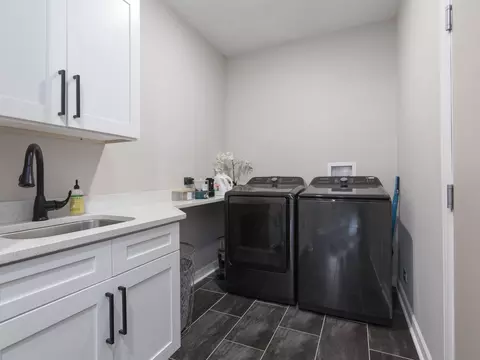 Other - 879 Oak Ridge Blvd, Elgin, IL 60120 photo 3 of 7