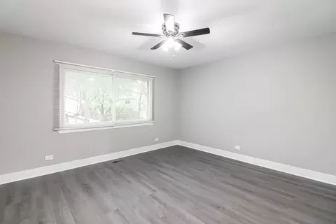 1914 Brookside Ln, Hoffman Estates, IL 60169 photo 9