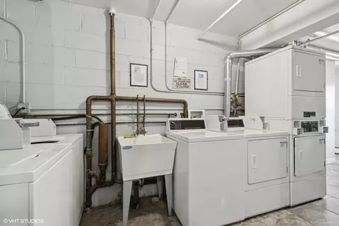 Other - 9561 Dee Rd #2G, Des Plaines, IL 60016 photo 3 of 4