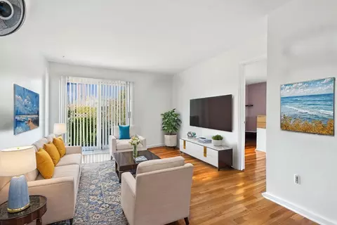 Living - 9561 Dee Rd #2G, Des Plaines, IL 60016 photo 3 of 5