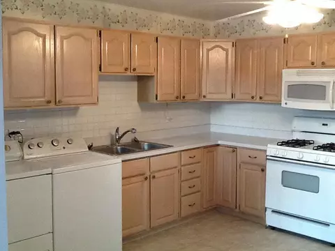 Kitchen - 2307 Jay Ln, Rolling Meadows, IL 60008 photo 1 of 2