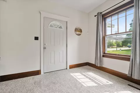 Entry Way - 1009 Hovey Ave, Normal, IL 61761 photo 3 of 4