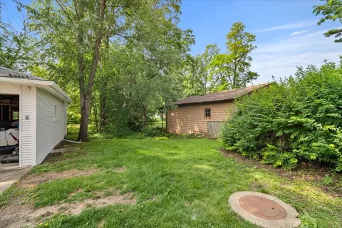 Exterior - 1009 Hovey Ave, Normal, IL 61761 photo 6 of 6