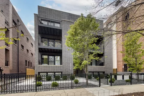 4906 N Kenmore Ave #2S, Chicago, IL 60640