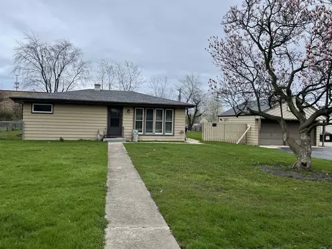 11 Shagbark Rd, Lake Bluff, IL 60044