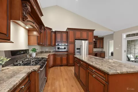 Kitchen - 471 59th St, Lisle, IL 60532 photo 4 of 6