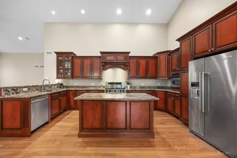 Kitchen - 471 59th St, Lisle, IL 60532 photo 1 of 6